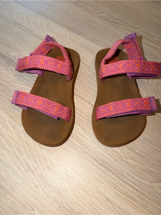Reef Other - Reef Kids 11/12 Pink and Orange Patterned Strap Sandals